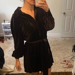 DEVREUX BUTTON UP COLLARED SHIRT DRESS IN CHOCOLATE VELVET